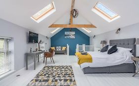 Rainbow House - Entire Place